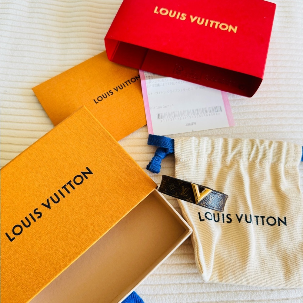 Louis Vuitton Monogram Brown Essential V Bracelet with Gold Accents size 15 - Picture 8 of 15